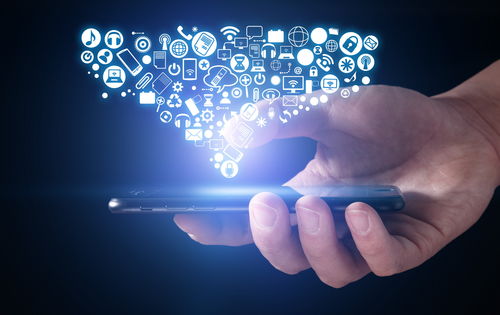 利用職務之便盜用手機號牟利，電商營業(yè)員被判拘役